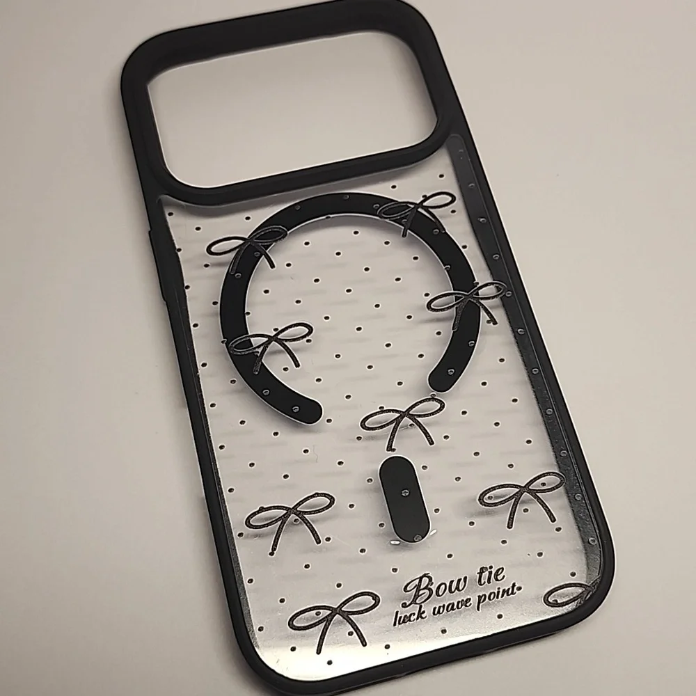 Brand new Apple IPhone 17 Pro Bow Silicone Phone case